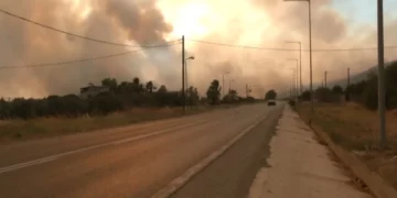 Φωτιά στη Μαγνησία: Εκρήξεις σε αποθήκες πυρομαχικών της Πολεμικής Αεροπορίας στη Νέα Αγχίαλο -VIDEO