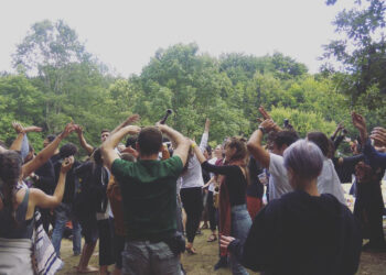 «Γιορτές της Γης» - Βλάστη: Η ιστορία ενός χωριού και μιας παρέας στα χνάρια της μουσικής και της παράδοσης