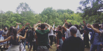 «Γιορτές της Γης» - Βλάστη: Η ιστορία ενός χωριού και μιας παρέας στα χνάρια της μουσικής και της παράδοσης