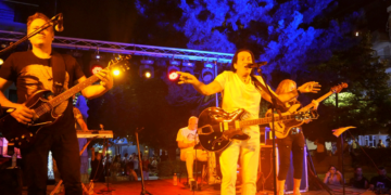 Γρεβενά: Τα έδωσε όλα ο Πασχάλης στο “Πολιτιστικό Καλοκαίρι” – «Βούλιαξε» από κόσμο η Πλατεία Αιμιλιανού (Βίντεο+Φωτο)