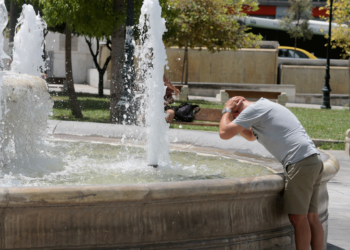 Καύσωνας Κλέων: Έως και 43 βαθμούς θα φτάσει η θερμοκρασία - Έκτακτο Δελτίο Επικίνδυνων Καιρικών Φαινομένων από την Ε.Μ.Υ.