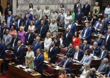 Η ορκωμοσία της Καλλιόπης Βέττα: “Νέο ξεκίνημα με γνώση”