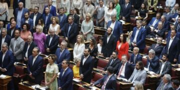 Η ορκωμοσία της Καλλιόπης Βέττα: “Νέο ξεκίνημα με γνώση”