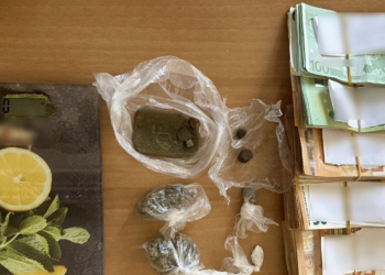 Κοζάνη: Είχαν στην κατοχή τους "σοκολάτα", κοκαΐνη και κάνναβη και 19.000 ευρώ - Συνελήφθησαν από την αστυνομία