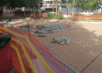 Ξεκίνησε η ανάπλαση της μεγάλης παιδικής χαράς επί της οδού Νοσοκομείου στην Πτολεμαΐδα ( ρεπορτάζ της Κούλας Πουλασιχίδου )