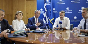 Κυριάκος Μητσοτάκης: Στις αρχές του 2024 τα πρώτα 250 ηλεκτροκίνητα λεωφορεία - Έρχεται και το Μετρό της Θεσσαλονίκης