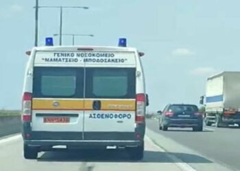 Θεσσαλονίκη: Αστυνομικοί πρότειναν να βαπτίσουν το νεογέννητο βρέφος από την Πτολεμαΐδα, μετά τη γέφυρα ζωής για τη διακομιδή του