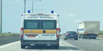 Θεσσαλονίκη: Αστυνομικοί πρότειναν να βαπτίσουν το νεογέννητο βρέφος από την Πτολεμαΐδα, μετά τη γέφυρα ζωής για τη διακομιδή του