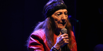 Πέθανε η τραγουδίστρια με τη φυσαρμόνικα