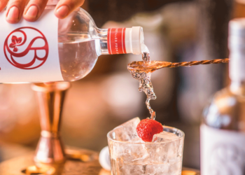 Πτολεμαΐδα: Cocktail night με καλοκαιρινή διάθεση από το STRAWBAR στο Times Cafe-Bar στις 13 Ιουλίου