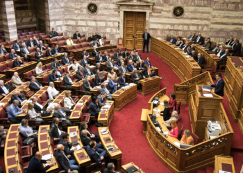 Σε διαβούλευση το σχέδιο για την ψήφο των αποδήμων – Ποια κόμματα δείχνουν να συμφωνούν