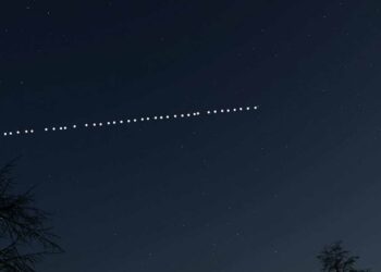 Starlink: Οι δορυφόροι του Έλον Μασκ ανησύχησαν τη Δυτική Μακεδονία αλλά και όλη την Ελλάδα για ακόμη μία φορά Αναφορές για εμφάνιση της συστάδας δορυφόρων στον βραδινό ουρανό από Πτολεμαΐδα, Κοζάνη, Φλώρινα και Γρεβενά