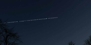 Starlink: Οι δορυφόροι του Έλον Μασκ ανησύχησαν τη Δυτική Μακεδονία αλλά και όλη την Ελλάδα για ακόμη μία φορά Αναφορές για εμφάνιση της συστάδας δορυφόρων στον βραδινό ουρανό από Πτολεμαΐδα, Κοζάνη, Φλώρινα και Γρεβενά