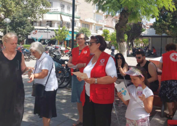 Το Π.Τ. του Ελληνικού Ερυθρού Σταυρού Πτολεμαΐδας ενημέρωσε και "δρόσισε" τους πολίτες!