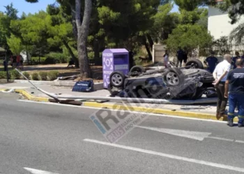 Μαραθώνος: 88χρονη οδηγός παραβίασε κόκκινο και εμβόλισε δύο ΙΧ -Νεκρός υποπλοίαρχος του Πολεμικού Ναυτικού