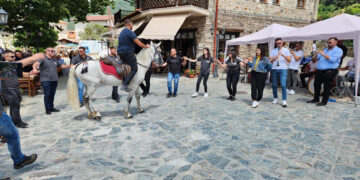 Πανηγυρίζει ο Ι.Ν. Αγ. Παντελήμονα στη Βλάστη – Ξεχωριστό και φέτος το έθιμο των καβαλάρηδων (video-φωτο)