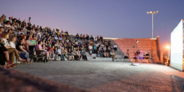 Πτολεμαΐδα: Η βραβευμένη ταινία «Με αξιοπρέπεια», προβλήθηκε από ΚΟΙ.Π.ΠΑ.Π του Δήμου Εορδαίας και το “Βόρειο Πεδίο” (φωτο-video)