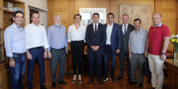 Με την Εθνική Ένωση Αγροτικών Συνεταιρισμών συναντήθηκε ο ΥΠΑΑΤ Λ. Αυγενάκης για τα προβλήματα των αγροτών