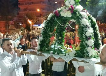 Με κατάνυξη τελέστηκε ο Πανηγυρικός Εσπερινός της Κοιμήσεως της Θεοτόκου στον Ι.Ν. Αγίας Σκέπης Πτολεμαΐδος (της Κούλας Πουλασιχίδου)