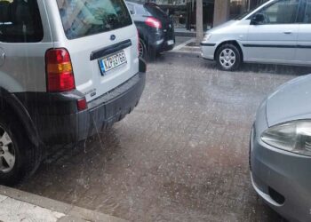 Χαλαζόπτωση μικρής διάρκειας στην Πτολεμαΐδα (βίντεο)