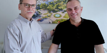 ΕΠΙΣΗΜΟ: Ο Ηλίας Κάτανας με τον Λάζαρο Μαλούτα