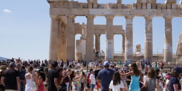 Επιμήκυνση της τουριστικής περιόδου στην Ελλάδα λόγω κλιματικής αλλαγής