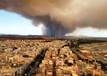 Φωτιά στην Αλεξανδρούπολη: Εκκένωση οκτώ οικισμών με μήνυμα από το 112 - Κάηκαν σπίτια κι αυτοκίνητα