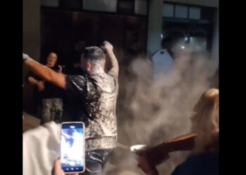 Το …αλεύρωμα του γαμπρού σε γλέντι νυφικού στους Πύργους-VIDEO