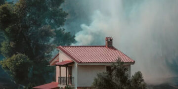 Το Δημόσιο θα επιδοτεί για το 100% της κάλυψης ζημιών σε ασφαλισμένα σπίτια και επιχειρήσεις