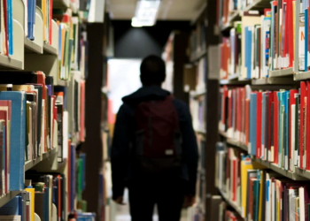 ΔΥΠΑ: Μέχρι την Κυριακή οι αιτήσεις για voucher βιβλίων με 25% αυξημένη αξία