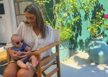 Ευτυχισμένη γιαγιά η Πέτη Πέρκα: Η συγκινητική ανάρτηση με τον εγγονό της