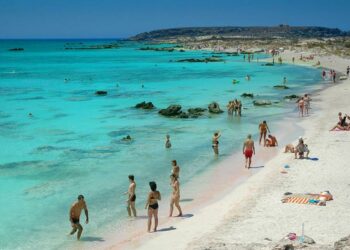 Καιρός: Η θερμοκρασία και πάλι σε άνοδο το Σαββατοκύριακο