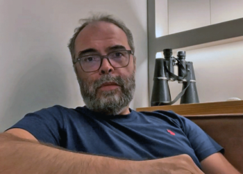 «Φτου, ξελευτερία» - Με ένα βίντεο ο Ανδρέας Κονάνος, πρώην ιερέας αποκάλυψε ότι είναι ομοφυλόφιλος