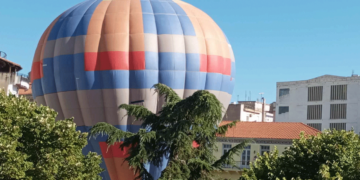 Γιατί…εμφανίστηκε το μεγάλο, εντυπωσιακό αεροστάτο στην κεντρική πλατεία Κοζάνης;-Βίντεο και φωτογραφίες