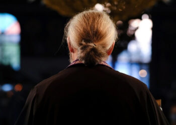 Νέες ταυτότητες: Άγριο επεισόδιο στην Εύβοια – Ενορίτισσα χαστούκισε 66χρονο ιερέα μπροστά στον κόσμο