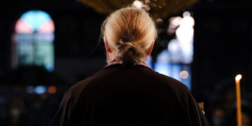 Νέες ταυτότητες: Άγριο επεισόδιο στην Εύβοια – Ενορίτισσα χαστούκισε 66χρονο ιερέα μπροστά στον κόσμο