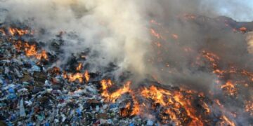 Επίθεση Κολοβού σε Μαλούτα για την καύση σκουπιδιών: «Επιχειρηματικά σχέδια από φιλικό και οικογενειακό περιβάλλον»- Άμεση απάντηση- διάψευση του Δημάρχου: «Συκοφαντίες και ψεύδη, θα προστατεύσω την πόλη και του δημότες από φήμες»