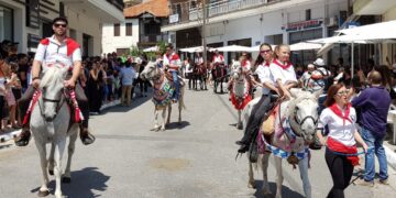 Δήμος Βοΐου: Έθιμο καβαλάρηδων στη Σιάτιστα