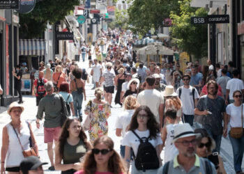 Αντίστροφη μέτρηση για νέες ενισχύσεις: Νέο αφορολόγητο, Youth Pass, σκέψεις για Market Pass 3