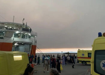 Αλεξανδρούπολη: Γέννησε στο ασθενοφόρο την ώρα που γινόταν η εκκένωση του νοσοκομείου