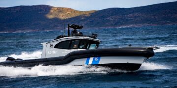 Προκλητική ενέργεια 35χρονου στην Καβάλα: Κατέβασε την ελληνική σημαία και ύψωσε τη βουλγάρικη