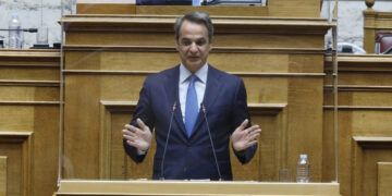 Live η ομιλία Μητσοτάκη στη Βουλή για τις φωτιές στην Ελλάδα
