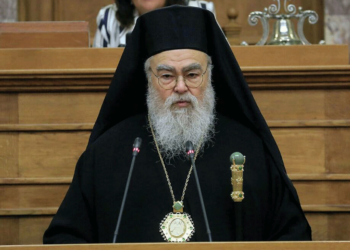 Μητροπολίτης Δωδώνης για νέες ταυτότητες: Αυτά που λέγονται για τσιπάκια είναι αστεία πράγματα