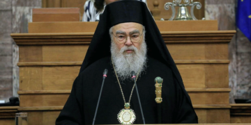 Μητροπολίτης Δωδώνης για νέες ταυτότητες: Αυτά που λέγονται για τσιπάκια είναι αστεία πράγματα