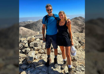 Κυριάκος Μητσοτάκης: Στην ψηλότερη κορφή των Λευκών Ορέων της Κρήτης με την κόρη του - Η φωτογραφία στα 2.453 μ.