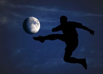 Το φεγγάρι και η αλάνα (του Ζήση Πιτσιάβα)