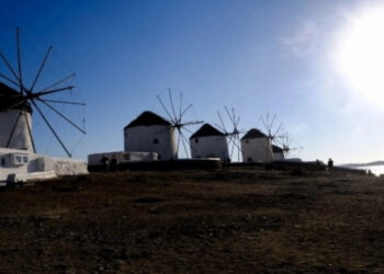 Καταγγελία Βρετανίδας για αδιανόητη αισχροκέρδεια στη Μύκονο: «Φρικτή εμπειρία, πάθαμε σοκ με τον λογαριασμό»