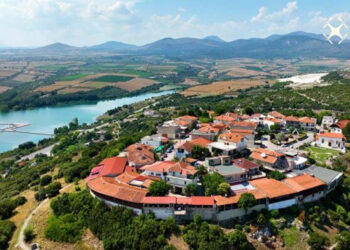 Νεράιδα: Η συγκλονιστική θέα από το ξακουστό χωριό του νομού Κοζάνης – Εκεί που έχτισαν τη νέα τους ζωή πρόσφυγες από τον Πόντο