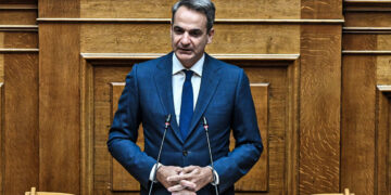 Ο Μητσοτάκης δίνει απαντήσεις για τις πυρκαγιές και προαναγγέλλει «ενέσεις» στην πολιτική προστασία