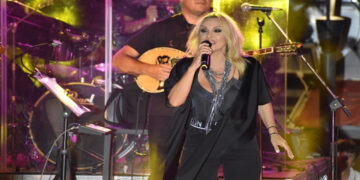 Η Πέγκυ Ζήνα ξεσήκωσε τον κόσμο στο “Πολιτιστικό Καλοκαίρι” του Δήμου Φλώρινας